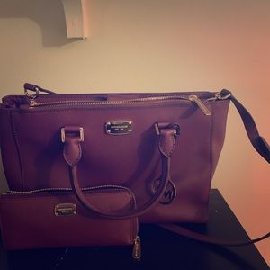 Michael Kors Crossbody/ Matching Wallet